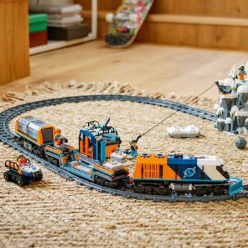 LEGO® City - Trenul expres al exploratorilor spre Polul Arctic 60470, 1517 piese - Img 4