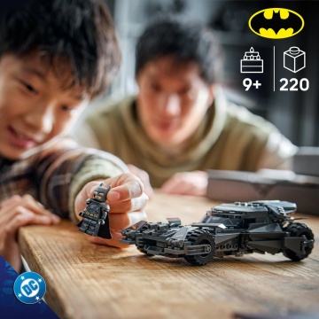 LEGO® DC - Batmobilul din Batman vs Superman 76331, 220 piese - Img 3