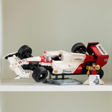 LEGO® Icons Creator Expert - McLaren MP4/4 si Ayrton Senna 10330, 693 piese - Img 7