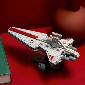 LEGO® Star Wars™ - Crucisatorul de atac din clasa Venator 75441, 643 piese - Img 7
