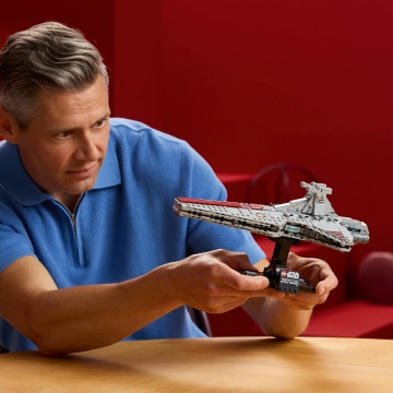 LEGO® Star Wars™ - Crucisatorul de atac din clasa Venator 75441, 643 piese - Img 4