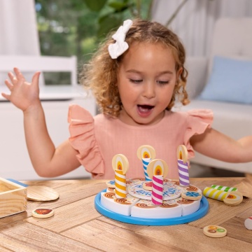 Melissa & Doug - Set de joacă din lemn Tort de Aniversare, Multicolor, 3 ani+ - Img 6