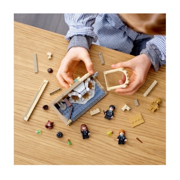 (Resigilat) LEGO® Harry Potter - Hogwarts: Greseala cu Polipotiunea 76386, 217 piese, 7 ani+ - Img 3