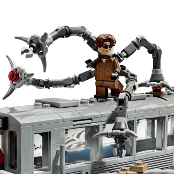 LEGO® Marvel - Lupta de pe acoperisul trenului dintre Omul-Paianjen si Doc Ock 76321, 393 piese - Img 8