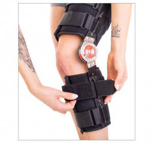 Orteza de genunchi mobila cu articulatii reglabile Triasport Genu Reha Cool Rom, SRT326, Marime universala, Negru - Img 2