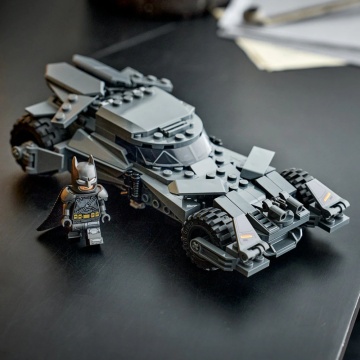 LEGO® DC - Batmobilul din Batman vs Superman 76331, 220 piese - Img 5