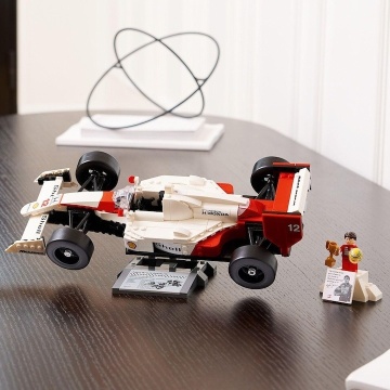 LEGO® Icons Creator Expert - McLaren MP4/4 si Ayrton Senna 10330, 693 piese - Img 3