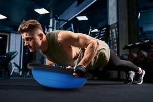 Minge Echilibru Bosu GO4FIT®, Diametru 58 cm, 2 Corzi Elastice cu Manere, Pompa Inclusa, PVC Non-Toxic, Suprafata Texturata Antiderapanta, Greutate Maxima 150 kg, pentru Fitness, Yoga, Pilates si Recuperare, Albastru - Img 4