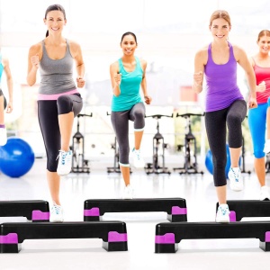 Stepper Aerobic GO4FIT®, Inaltime Reglabila pe 2 Niveluri 10 si 15 cm, Suprafata si Picioare Antiderapante, 66 x 28 cm, Greutate Maxima 250 kg, Usor si Portabil 2.3 kg, pentru Fitness, Aerobic si Cardio Acasa sau la Sala - Img 12