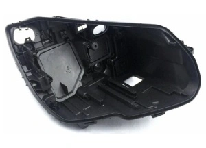 Carcasa far dreapta pentru Mercedes C-Class W205 fara Facelift (2015 - 2017) pentru farul fara ILS (cu o singura lupa in far)