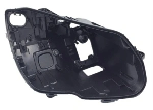 Carcasa far dreapta pentru Mercedes C-Class W205 fara Facelift (2015 - 2017) pentru farul cu ILS (cu doua lupe in far)