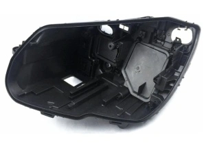 Carcasa far stanga pentru Mercedes C-Class W205 fara Facelift (2015 - 2017) pentru farul fara ILS (cu o singura lupa in far)