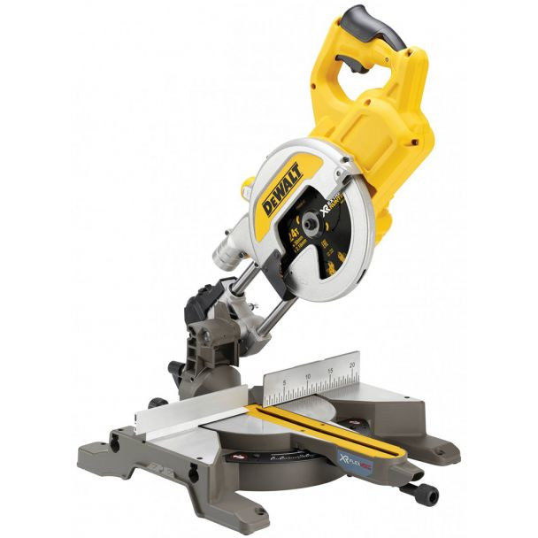 Fierastrau circular pentru taieri inclinate Dewalt DCS777N, compatibil cu acumulatori Li-Ion 54 V XR FLEXVOLT, diametru 216 mm