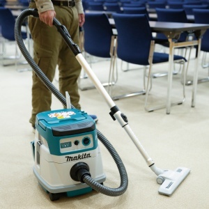 Aspirator Makita clasa L 8L compatibil cu acumulatori LXT 18Vx2 - Img 2