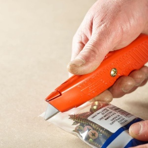 Cutter metalic cu lama auto-retractabila Stanley 1-10-189, 155 mm, vrac - Img 2