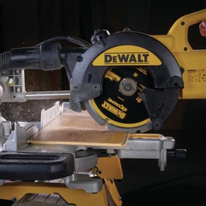 Disc Dewalt DT1473 pentru fierastrau circular, D 216x30x2.0 mm, 8 dinti, taiere fibrociment, seria Extreme - Img 2