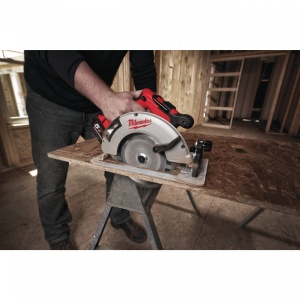 Fierastrau circular cu acumulator Milwaukee M18 BLCS66-0X, adancime taiere 66 mm, livrat fara acumualtori, cu valiza