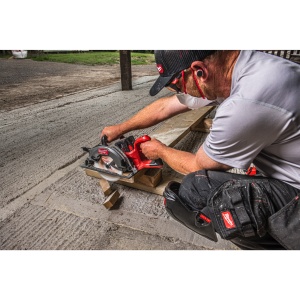 Fierăstrău circular MILWAUKEE M18 FUEL™ mâner spate - Img 4