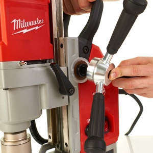 Masina de gaurit cu talpa magnetica 220 V Milwaukee MDE41, diametru gaurit metal 41 mm, alimentare Retea 220-240 V - Img 9