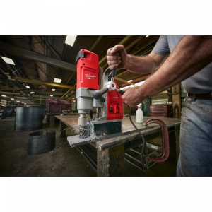 Masina de gaurit cu talpa magnetica 220 V Milwaukee MDE41, diametru gaurit metal 41 mm, alimentare Retea 220-240 V