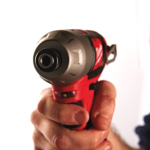 Masina de insurubat impact 1/4″ Milwaukee M12 BID-202C, cuplu 112 Nm, livrata cu acumulatori, valiza - Img 12