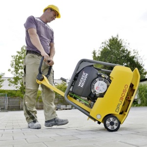 Placa compactoare reversibila Wacker Neuson DPU3050H, diesel, greutate 181 kg, forta de impact 30 kN - Img 6