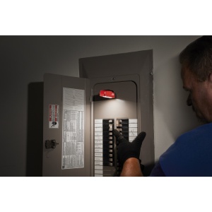 Proiector alcalin Milwaukee FL-LED, IP 54, 300 lumeni, livrat cu 3 baterii AAA - Img 7