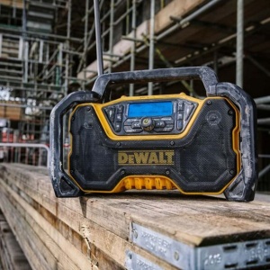 Radio Dewalt DCR029 compatibil cu acumulatori de XR / 230V cu frecventa FM/DAB+ - Img 4