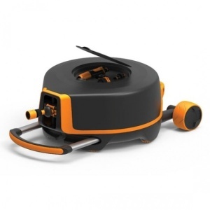 Set tambur automatic Fiskars (XL) cu roți si 20 m furtun
