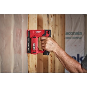 Capsator cu acumulator Milwaukee M12 BST-0, capse 6-14 mm, livrat fara acumulator - Img 14