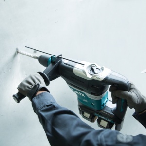 Ciocan rotopercutor Makita LXT 2x18V, SDS-MAX, 8,0 J, livrat cu 2 acumulatori 5,0Ah - Img 2