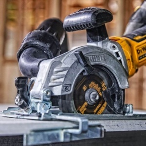 Fierastrau circular de mana DeWalt DCS571N, compatibil cu acumulatori XR 18 V, 115 mm, motor fara perii - Img 3