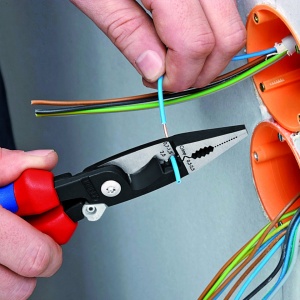 KNIPEX 13 82 200 T Cleşte pentru instalaţii pentru electricieni cu manşoane multicomponent, cu cârlig de fixare integrat pentru montarea unei siguranţe împotriva căderii vopsit negru 200 mm - Img 5