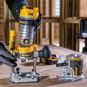 Masina de frezat DeWalt DCW604P2, 18V XR 2x5 Ah, brushless, 8mm - Img 3