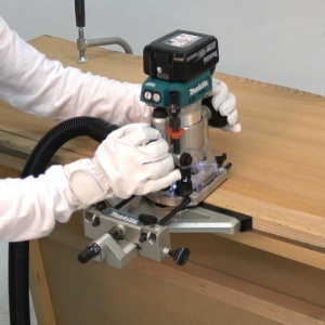 Masina de frezat unimanuala Makita LXT 18V, 8 mm, livrat cu 2 acumulatori - Img 2