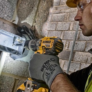 Masina de gaurit si insurubat cu percutie, cu acumulatori Dewalt DCD796P2, 18V/5.0Ah, cuplu maxim 70 Nm, 2 acumulatori, incarcator, valiza de transport - Img 5