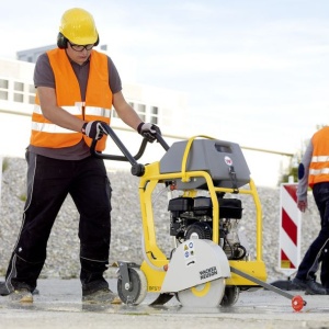 Masina de taiat beton-asfalt Wacker Neuson BFS735, motor termic 4T, 350 mm - Img 6