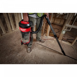 Aspirator portabil cu acumulator Milwaukee M18 FBPV-0, livrat fara acumulator