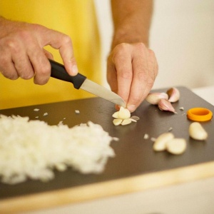 Cutit pentru curatat, Fiskars, Functional Form, lama inoxidabila, 7 cm - Img 2