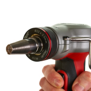 Dispozitiv sub-compact M12™ pentru lărgirea sistemelor Uponor Q&E C12 PXP-I06202C, cap inclus 16/20/25 mm, 6 bari, incarcator, 2 baterii, geanta - Img 4