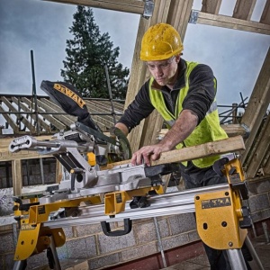 Fierastrau circular pentru taieri inclinate Dewalt DCS365N, compatibil cu acumulator Li-Ion 18 V XR, diametru 184 mm - Img 6