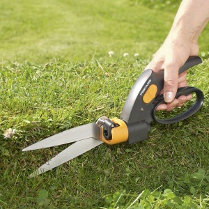 Foarfeca pentru gazon, Fiskars tip ServoSystem™ GS47 - Img 6