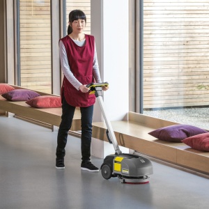 Masina de frecat-aspirat compacta Karcher, tip BD30/4 C Bp Pack - Img 7