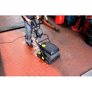Masina de frecat aspirat tip BR 40/10 C - Img 3