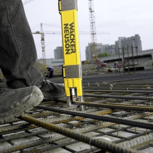 Masina de legat armaturi Wacker Neuson DF16, magazie pentru 77 de legaturi, capacitate legare 1000 noduri/h - Img 6