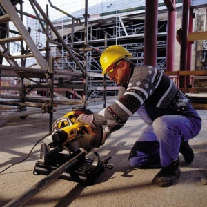 Masina pentru debitat metale Dewalt, DW872, 2200 W, cu disc 355 mm placat cu carbura de Wolfram(TCT) - Img 6