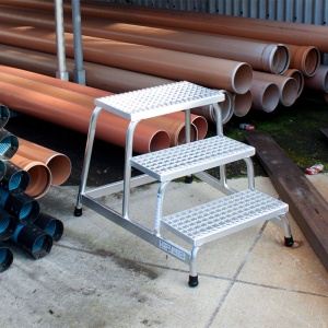Platforma cu podest tip gratar, 3 trepte, inaltime de lucru 2.60m - Img 3