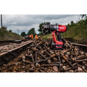 Cheie cu impact 1" Milwaukee M18 FUEL™ ONEFHIWF1-802X, cuplu 2400 Nm, livrata cu acumulatori, incarcator, valiza - Img 14