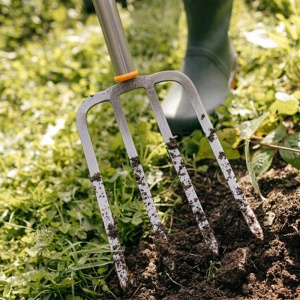 Furca pentru sapat/afanat material vegetal, 2.0 kg, maner 1230 mm, Fiskars Ergonomic - Img 5