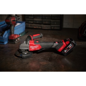 M18FSAGSVO125X-502X Polizor unghiular 125 mm cu viteză variabilă M18 FUEL™ONE-KEY™, 2 baterii, incarcator, valiza - Img 8